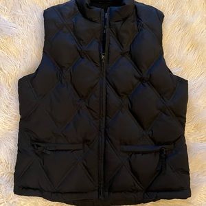 Gap sleeveless puffer vest size medium